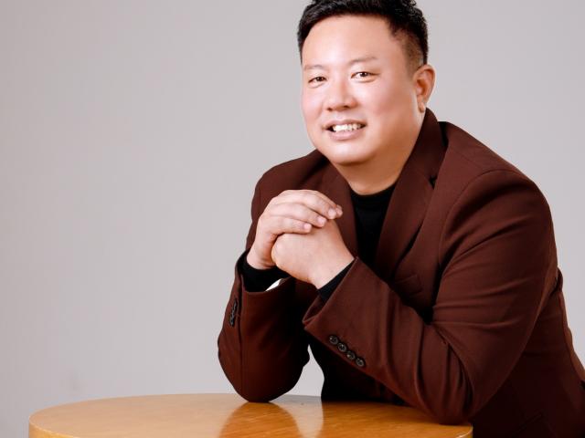 카카오톡, 네이버톡톡, 문자, 전화등 다양한 채널로 문의 상담 가능합니다.